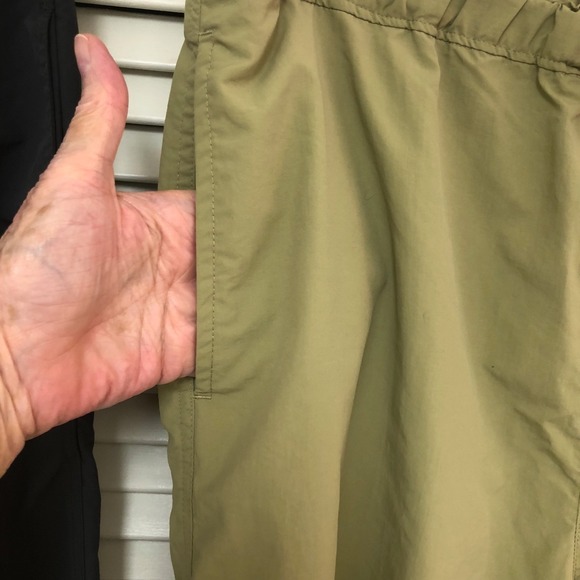 TravelSmith Nylon Hiking Pants Lot of 2 Womens M Gray Khaki Camp Hike Travel - Picture 11 of 14
